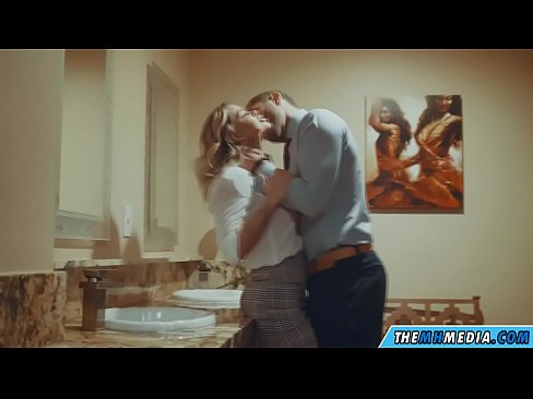 ❤️ Khi một cô gái tóc vàng busty quyến rũ bạn trong một nhà vệ sinh công cộng ️  Tình dục chất lượng  ở% vi.javdoe.top%